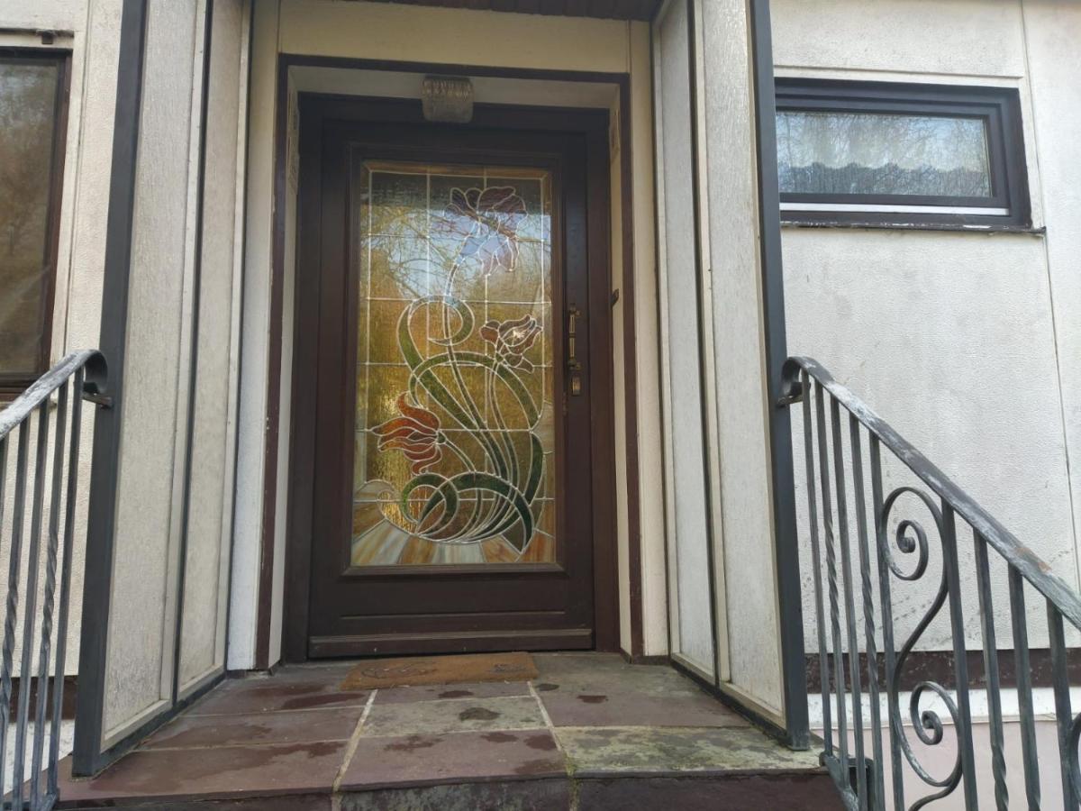 In Kadenbach, Schoene Ferienwohnung Im Ruhigen Exterior photo