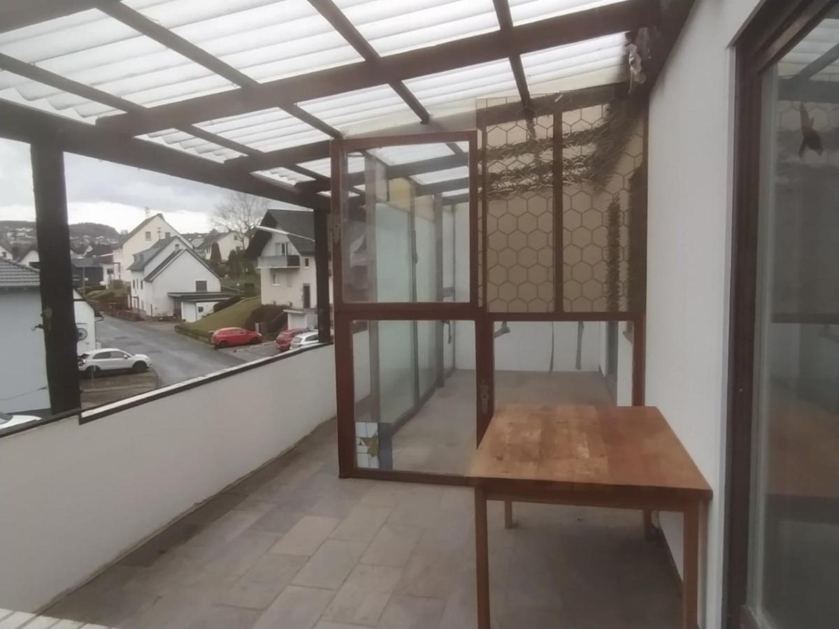 In Kadenbach, Schoene Ferienwohnung Im Ruhigen Exterior photo